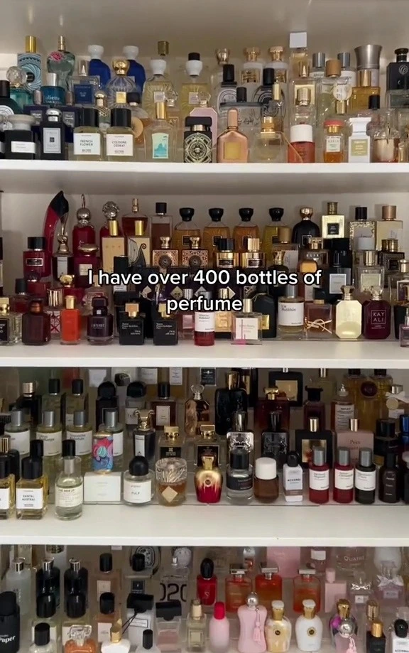 sabiaspalavras.com - Mulher obcecada por perfume tem mais de 400 frascos e até usa para dormir