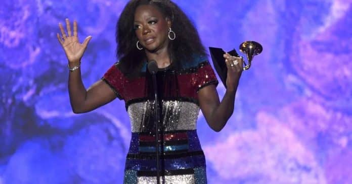 Atriz Viola Davis entra para o grupo EGOT após conseguir seu primeiro Grammy