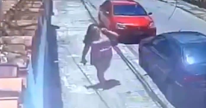 Mulher grávida desaparecida é encontrada desorientada e diz à polícia que perdeu o bebê