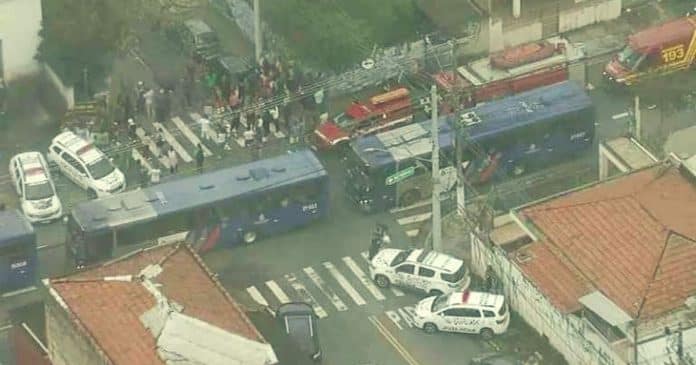 Ataque em escola de São Paulo: Adolescente de 13 anos mata professora e deixa quatro feridos
