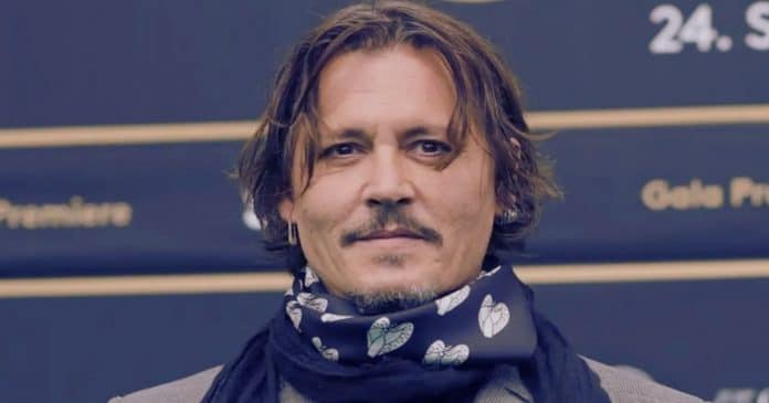 Johnny Depp revela que prefere uma “nova vida” tranquila em vez do luxo de Hollywood