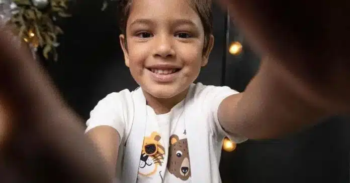 adotado-por-duas-maes-menino-de-4-anos-e-um-dos-mortos-em-ataque-a-creche-em-blumenau Adotado por duas mães, menino de 4 anos é um dos mortos em ataque a creche em Blumenau
