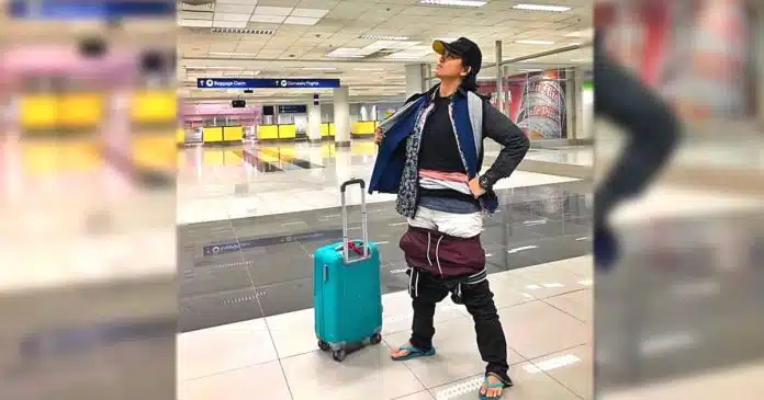 ela-nao-queria-pagar-por-bagagem-extra-no-aeroporto-entao-vestiu-todas-as-suas-roupas Ela não queria pagar por bagagem extra no aeroporto, então vestiu todas as suas roupas