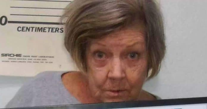 Idosa de 78 anos é presa acusada de assalto a banco