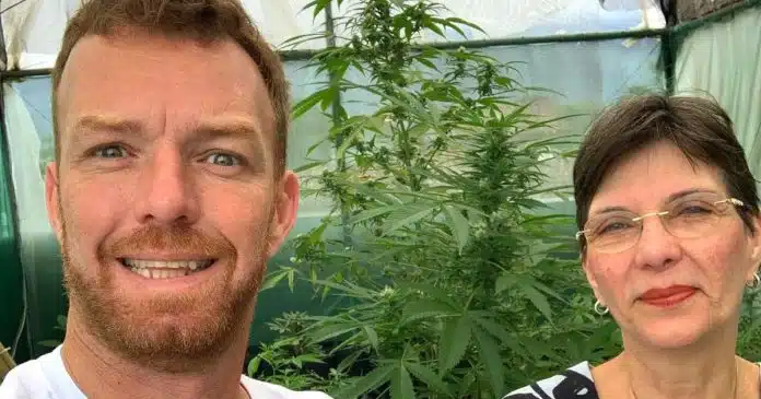 mulher-tem-remissao-de-tumor-cerebral-incuravel-durante-tratamento-com-cannabis-o-milagre-aconteceu Mulher tem remissão de tumor cerebral incurável durante tratamento com cannabis: “O milagre aconteceu”