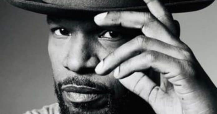 Após 1 mês hospitalizado, família do ator Jamie Foxx pede orações