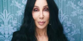 Cher comemora 77 anos com comentário hilário sobre sua idade: ‘Quando vou me sentir velha?’