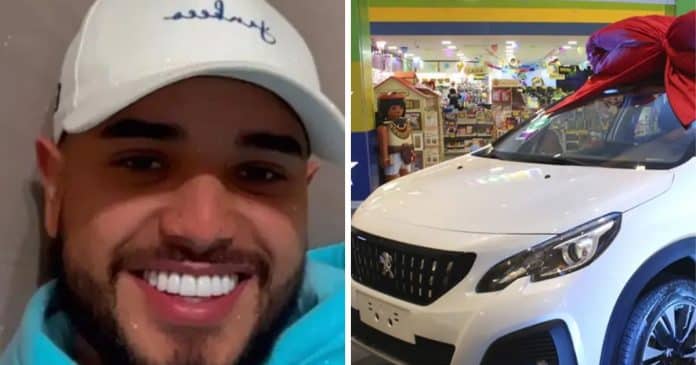 Jovem sortudo ganha carro de R$ 124 mil em sorteio por ir almoçar em shopping