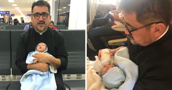 Padre adota bebê abandonado com síndrome de Down: “Cromossomo do amor”