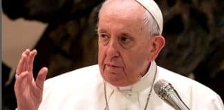 Papa Francisco é internado e realizará cirurgia no intestino