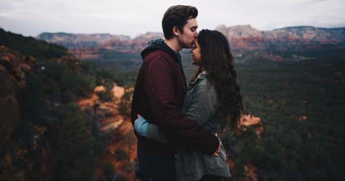 amor-ou-apego-como-identificar-a-diferenca-em-um-relacionamento Amor ou Apego: Como identificar o que você sente em um relacionamento