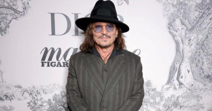 Banda de Johnny Depp cancela shows após encontrá-lo inconsciente