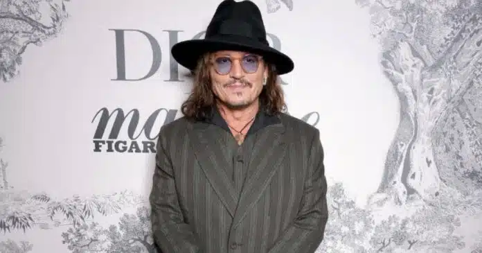 Banda de Johnny Depp cancela shows após encontrá-lo inconsciente