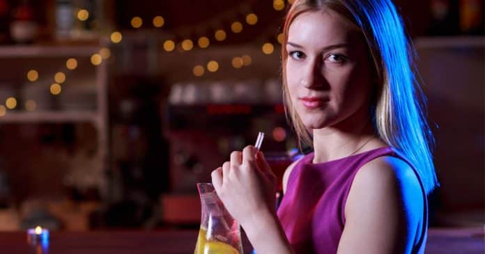 Bartender explica por que toda mulher deveria saber sobre o “Shot de Anjo”