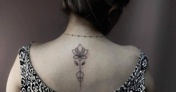 Este o significado por trás da tatuagem de flor de lótus
