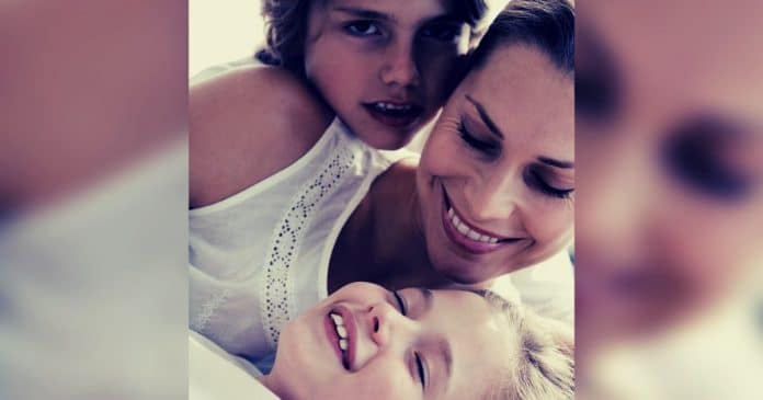 Ter um ‘filho favorito’ pode prejudicar as famílias: Consequências na saúde mental e nas relações familiares