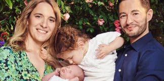 Mãe e pai que trocaram de gênero revelam como tiveram seus filhos: “Somos apenas normais – não as aberrações que dizem”