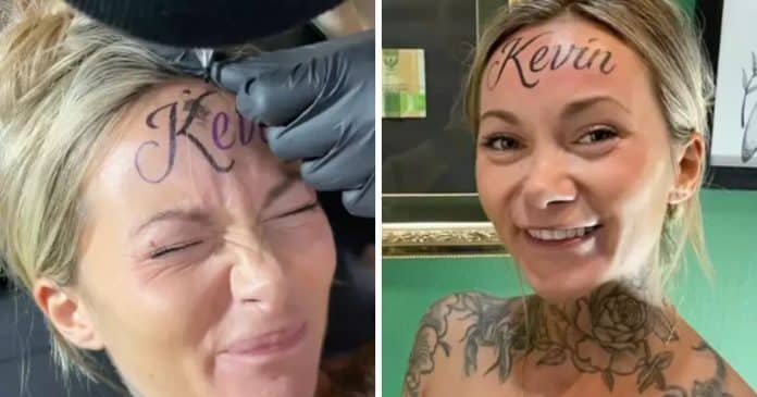 Influenciadora tatua nome de namorado na testa e responde às críticas