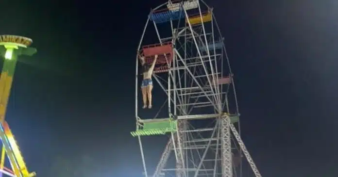 video-duas-adolescentes-despencam-de-roda-gigante-neste-ultimo-domingo VÍDEO: Duas adolescentes despencam de roda gigante em parque de diversões no Brasil