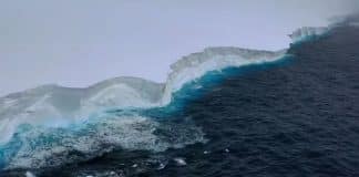 Maior iceberg do mundo se solta da Antártida com quase um trilhão de toneladas