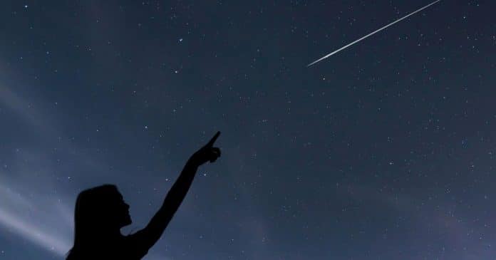 Saiba onde assistir à chuva de meteoros que terá 120 ‘estrelas cadentes’ por hora