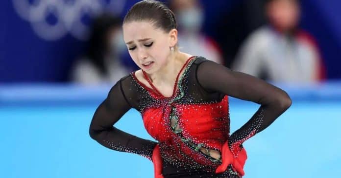 Por doping, Kamila Valieva, ouro em Pequim em 2022, é punida com quatro anos de suspensão