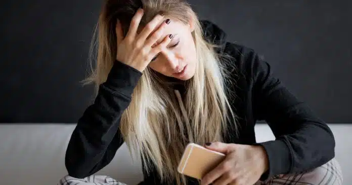 por-que-as-mulheres-enlouquecem-quando-um-cara-nao-responde-as-mensagens Por que as mulheres enlouquecem quando um cara não responde as mensagens?