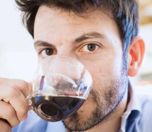 Especialistas revelam por que as PESSOAS QUE GOSTAM DE CAFÉ SEM AÇÚCAR têm maior probabilidade de “tendências psicopatas”