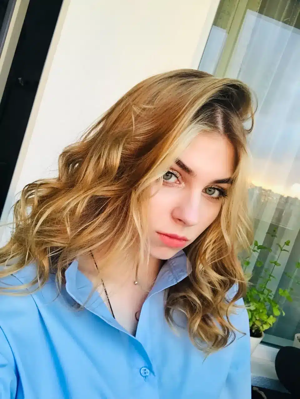 Noiva de 23 anos cai da janela do 15º andar horas depois de postar fotos felizes do seu casamento sabiaspalavras.com - Noiva de 23 anos cai da janela do 15º andar horas depois de postar fotos felizes do seu casamento