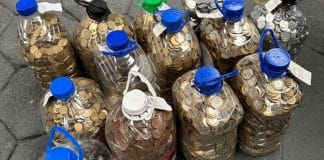 Homem compra carro com R$ 17 mil em moedas que foi guardando durante 5 anos