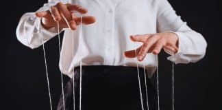 Como desarmar um manipulador: Dicas e sinais para se proteger