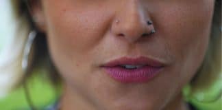Este é o significado de quando um homem olha para sua boca enquanto você fala