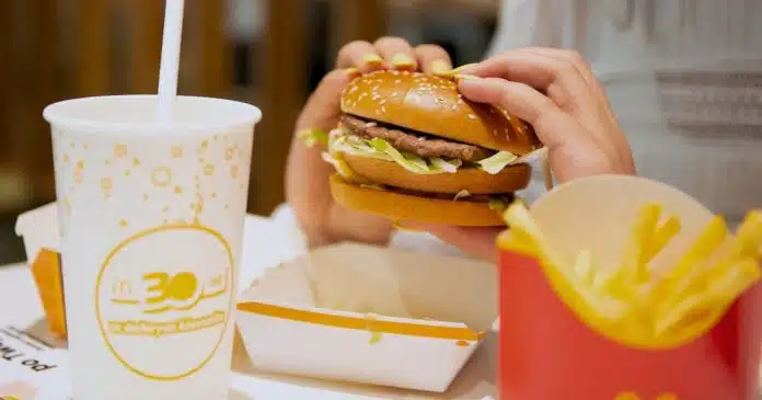lanches-do-mcdonalds-causam-doenca-que-ja-matou-uma-pessoa-e-infectou-dezenas-nos-eua Lanches do McDonald’s causam doença que já matou uma pessoa e infectou dezenas nos EUA