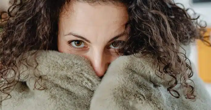 psicologos-revelam-o-verdadeiro-significado-de-dormir-de-cobertor-mesmo-no-calor Psicólogos revelam o ‘verdadeiro’ significado de dormir de cobertor mesmo no calor