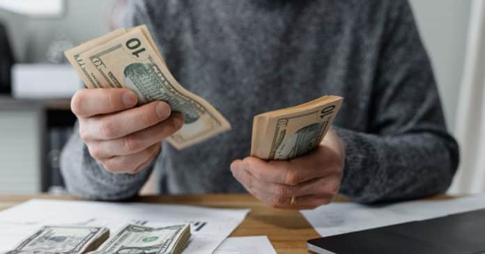 banco-quase-transfere-us81-trilhoes-por-erro-e-evita-catastrofe-financeira Banco acidentalmente transfere US$81 trilhões por erro e quase causa catástrofe financeira