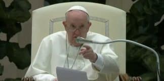 Vaticano enfrenta teorias de “céticos” que afirmam que estão escondendo que Papa Francisco está “realmente morto”