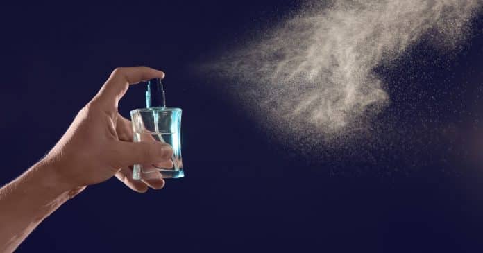 perfume-colonia-ou-elixir-descubra-qual-e-ideal-para-voce-e-a-diferenca-entre-eles Perfume, colônia ou elixir? Descubra qual é ideal para você e a diferença entre eles