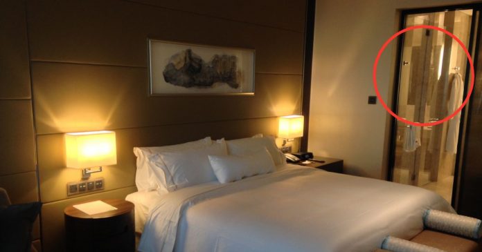 e-por-esse-motivo-importante-que-voce-deve-deixar-a-luz-do-banheiro-acesa-ao-dormir-em-um-hotel-ou-motel É por esse motivo IMPORTANTE que você deve deixar a luz do banheiro acesa ao dormir em um hotel ou motel