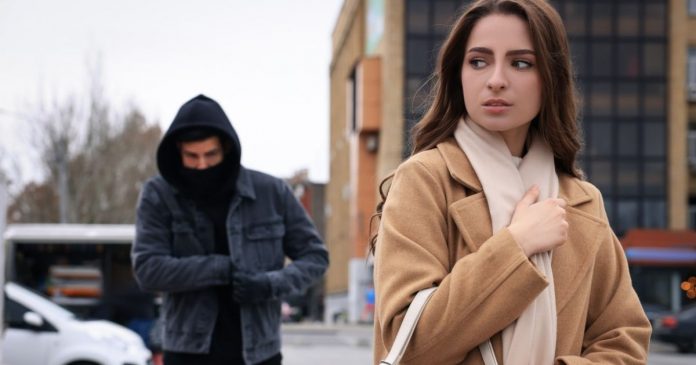 ‘Perverso Narcisista’: Como identificar um manipulador emocional e escapar da sua influência