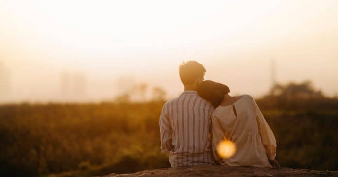 7-sinais-psicologicos-de-que-um-homem-nunca-vai-te-trair-segundo-a-ciencia 7 Sinais psicológicos de que um homem nunca vai te trair — segundo a ciência