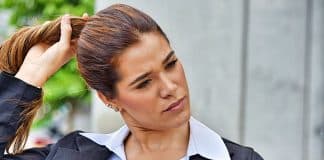 Por que algumas mulheres só usam o cabelo preso? A psicologia explica e o motivo pode surpreender