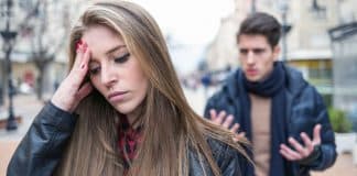 10 Sinais de que um homem é emocionalmente imaturo (mesmo sem perceber)