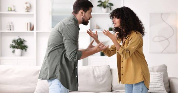 5 Conselhos sobre relacionamento que todo mundo dá — mas NÃO funcionam