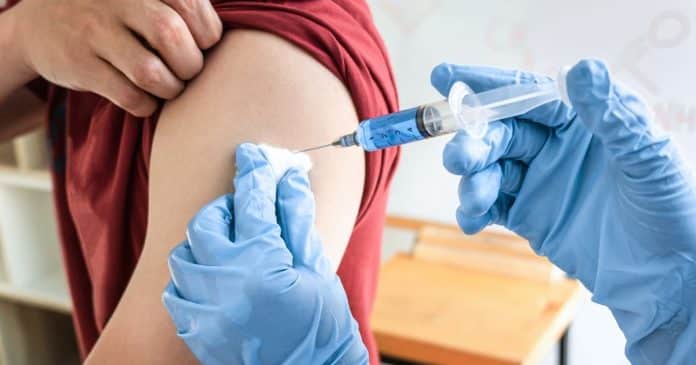 nova-vacina-de-mrna-contra-o-cancer-promete-imunidade-duradoura-e-mais-anos-de-vida-livre-da-doenca Nova vacina de mRNA contra o câncer promete imunidade duradoura e mais anos de vida livre da doença