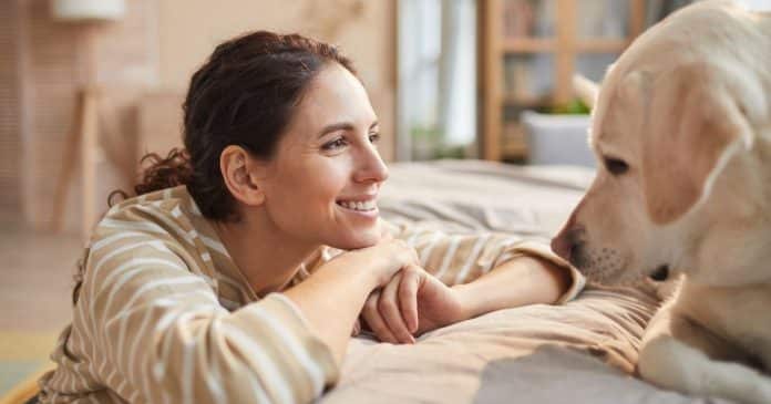 O que significa conversar com animais de estimação como se fossem pessoas, segundo a psicologia
