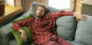 Razões pelas quais você prefere muito mais ficar em casa conforme envelhece