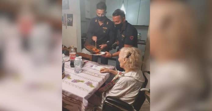 Polícia italiana emociona ao preparar comida para idosa de 87 anos com fome que ligou desesperada para a emergência