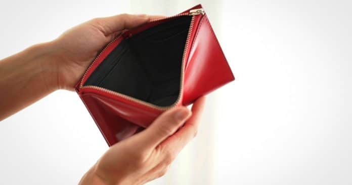 o-dinheiro-some-todo-mes-a-culpa-pode-ser-dos-pequenos-gastos-invisiveis O dinheiro some todo mês? A culpa pode ser de onde você nem imagina