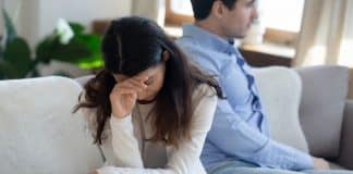 9 Sinais de que você desistiu emocionalmente do casamento (mas ainda finge que está tudo bem) 9 Sinais de que você desistiu emocionalmente do casamento (mas ainda finge que está tudo bem)