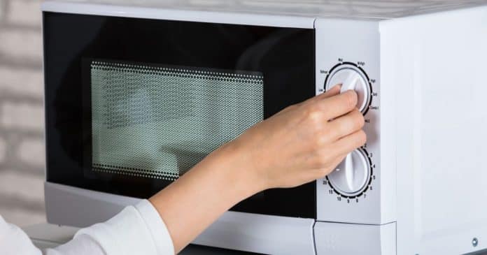 Adeus ao microondas tradicional? Este eletrodoméstico “revolucionário” irá dominar as cozinhas a partir de 2026